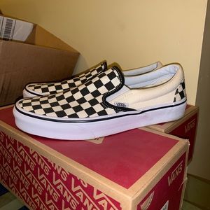 black checkered vans